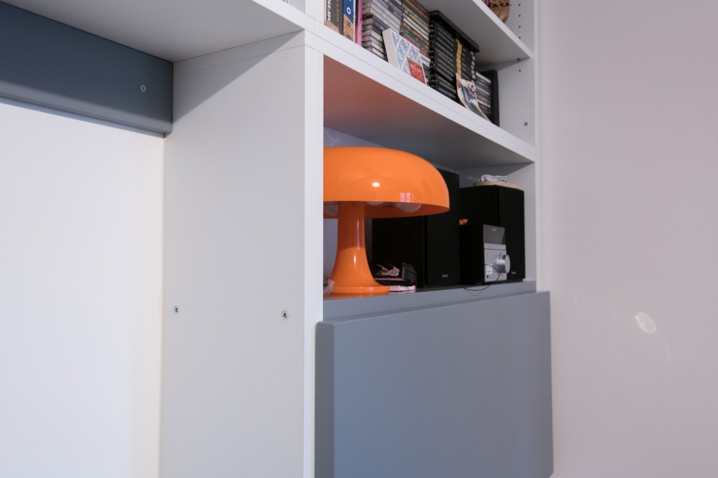 Libreria con postazione Ufficio